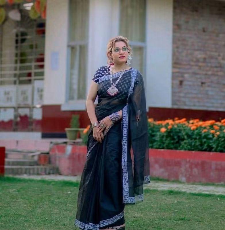 খুলনা সোনাডাঙ্গায় নারী উদ্যোক্তা ও বিউটিশিয়ান মনি খানের ঝুলন্ত লাশ উদ্ধার