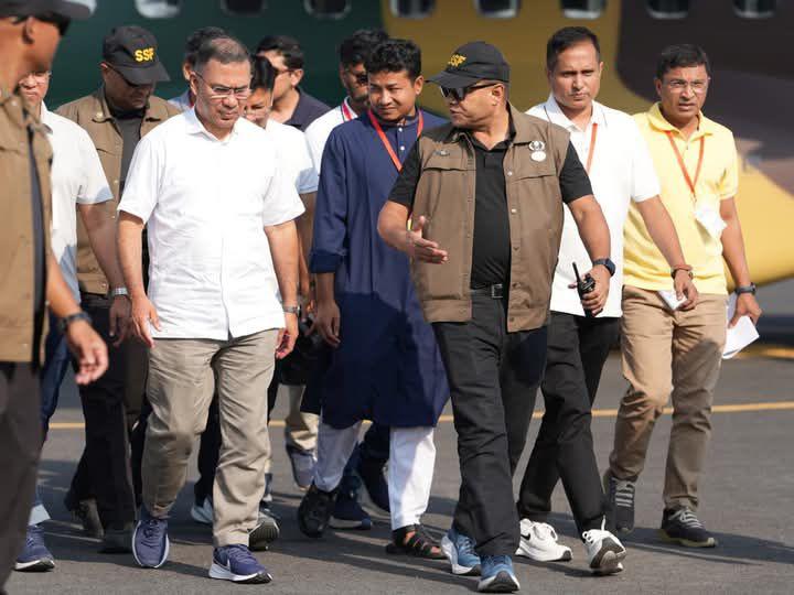প্রধানমন্ত্রীর তারেক রহমানের সফরসঙ্গী হিসেবে রংপুর, রাজশাহী ও চট্টগ্রামের পথে খুলনা বটিয়াঘাটার কৃতি সন্তান পার্থ দেব মন্ডল।