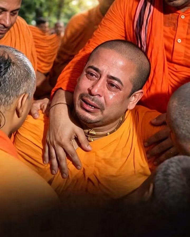 দুর্গাপূজার 5 দিনের ছুটির জন্য লড়েছিল তিনি , আজ তিনি নিজেই প্রায় 2 বছর ধরে* কারাগারে।